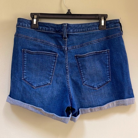 NWOT Universal Thread Denim Shorts - Picture 2 of 4